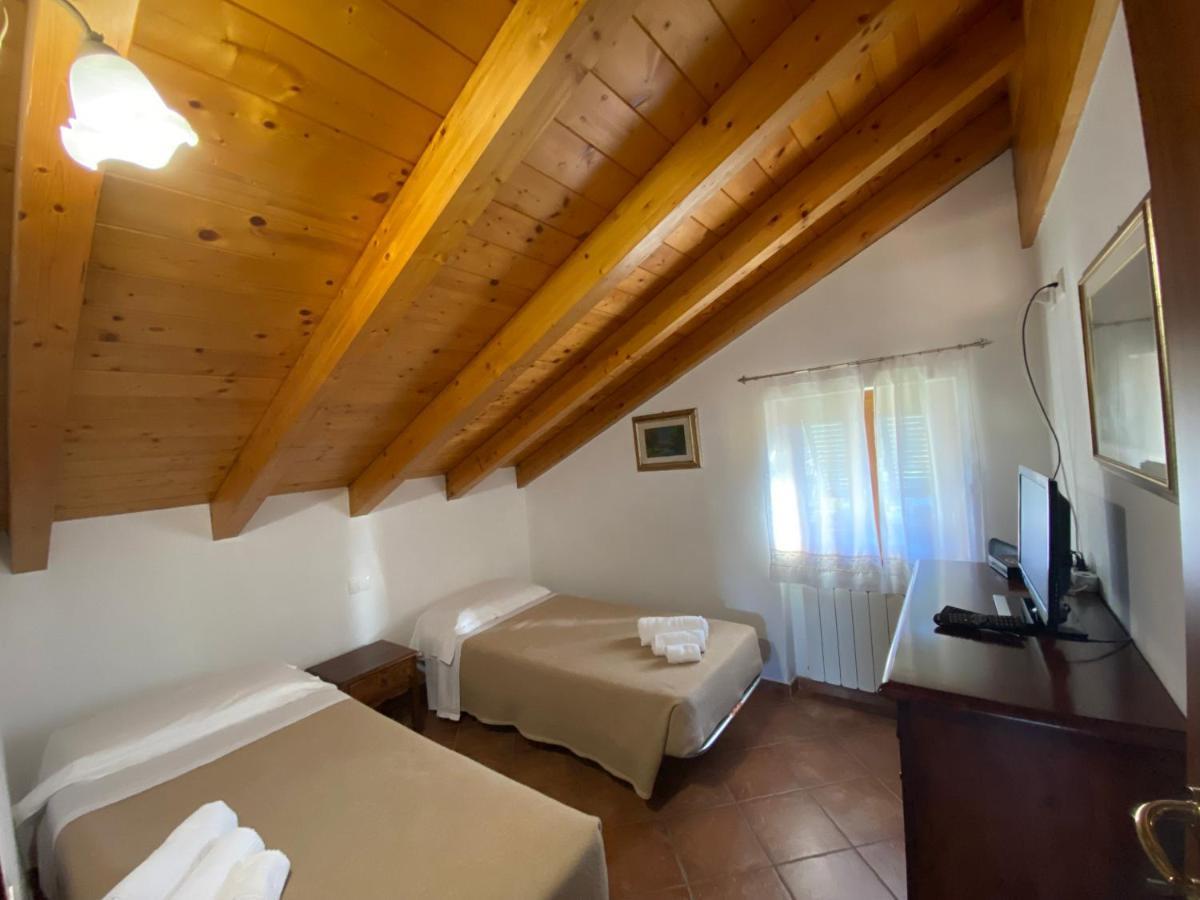 Il Vecchio Noce Hotel บรุนญาโต ภายนอก รูปภาพ
