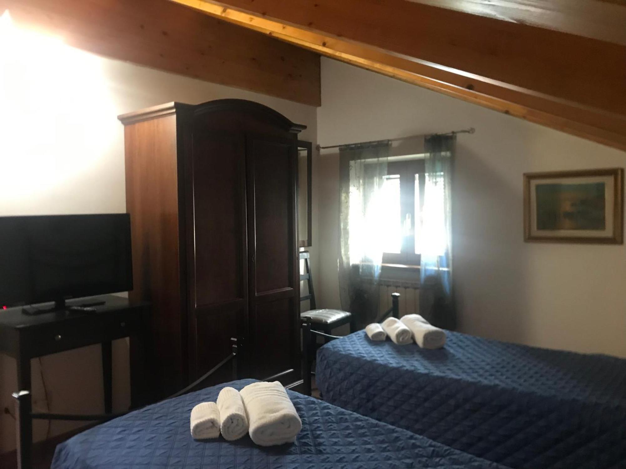 Il Vecchio Noce Hotel บรุนญาโต ภายนอก รูปภาพ