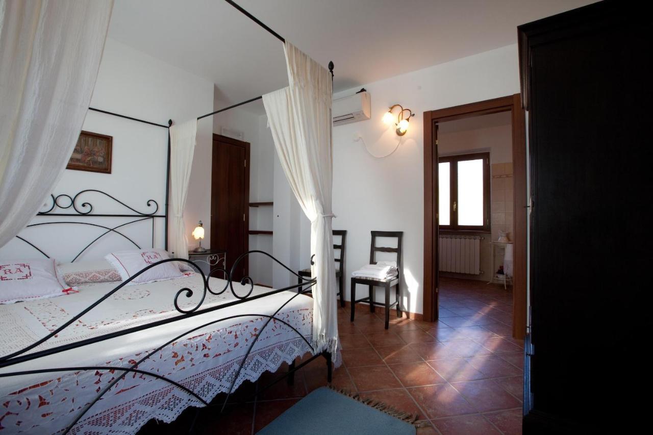 Il Vecchio Noce Hotel บรุนญาโต ภายนอก รูปภาพ